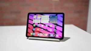 iPad mini 8’de devrim: Apple hoparlör deliklerini tarihe gömüyor