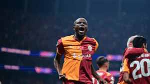 Victor Osimhen o ödülde ilk 10 aday arasında!