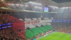 Galatasaray tribünlerinden Filistin'e destek! "Soykırımı durdurun"