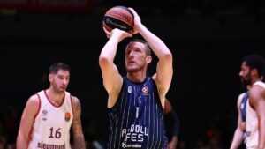 Anadolu Efes Antalya'da karşılaştığı Bayern Münih'i mağlup etti! İşte maçın özeti