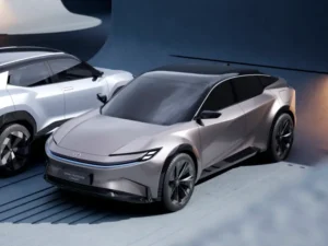 Toyota’dan devrim gibi hamle: Dünyanın ilk katı hal pilli elektrikli aracı yolda