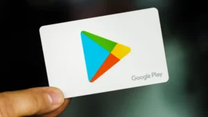 Google Play Store’a yapay zeka destekli yorum özeti geliyor