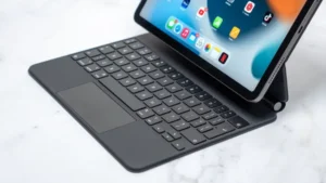 Apple, iPad Air için siyah Magic Keyboard seçeneğini tanıttı