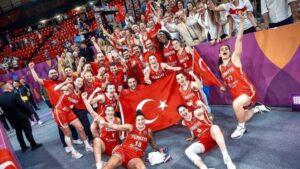 A Milli Kadın Basketbol Takımı'mızın 21 kişilik kamp kadrosu açıklandı!