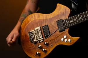 Dijital gitar mağazası Shark Store müzisyenlerin beğenisine sunuldu