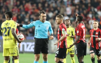 Ahmet Çakar Gaziantep FK-Fenerbahçe maçını ve hakem Atilla Karaoğlan'ı yorumladı!