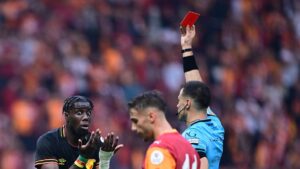 Ahmet Çakar'dan Galatasaray-Göztepe maçı hakemi Oğuzhan Çakır'a sert eleştiri! "Bu kaçıncı…"