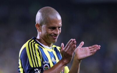 Alex de Souza Sadettin Saran için tebrik paylaşımı yaptı