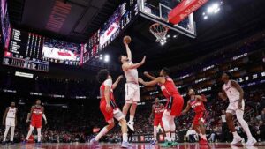 Alperen Şengün 1 asistle triple double kaçırdı