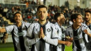Altay lider olan Karşıyaka'yı yenerek evinde ilk kez kazanmanın peşinde!