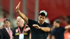 Antalyaspor Emre Belözoğlu ile yollarını ayırdı