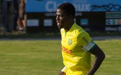 AVM'de korku dolu anlar: Futbolcu Papy Djilobodji’ye silah çekip şemsiye fırlatıldı