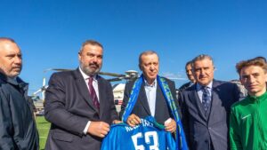 Başkan Erdoğan, Çaykur Rizespor'u ziyaret etti