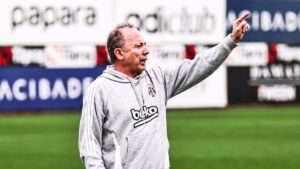 Beşiktaş'ın Hesap.com Antalyaspor maçı kafilesi açıklandı!