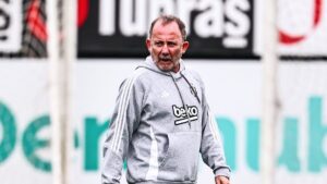 Beşiktaş'ta Hesap.com Antalyaspor mesaisi sürüyor! 3 isim idmana katılmadı