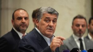 Beşiktaş'ta Serdal Adalı'dan Rafa Siva'ya 15 milyon Euro'luk ret