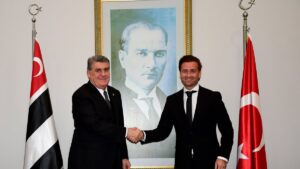 Beşiktaş'ta Sergen Yalçın kendi ekibini kuruyor! O ismin görevine son verilecek