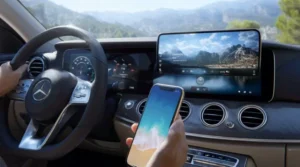 Apple CarPlay park sırasında video desteğini aktif ediyor!