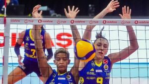 Fenerbahçe deplasmanda Eczacıbaşı Dynavit'i mağlup etti!