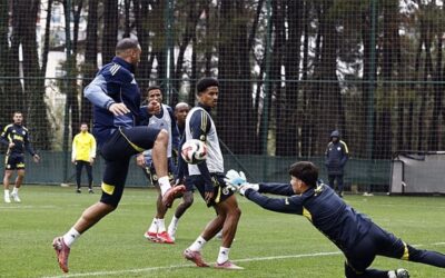 Fenerbahçe günü çift antremanla tamamladı