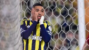 FENERBAHÇE HABERİ: En-Nesyri'den tepki çeken hamle! Archie Brown'un ardından…
