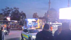 Fenerbahçe kafilesi Tüpraş Stadyumu'na ulaştı