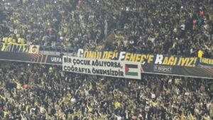 Fenerbahçe taraftarından Filistin'e destek! "Bir çocuk ağlıyorsa coğrafya önemsizdir"