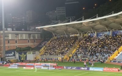 Fenerbahçe taraftarlarından futbolculara tepki!