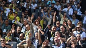 Fenerbahçe'de flaş gelişme! Gerginlik sonrası toplantıya ara verildi