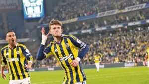 Fenerbahçe'de gözden düşen isme 4 talip! Bundesliga ekipleri paylaşamıyor