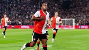 Fenerbahçe'den çifte transfer! Tanıdık yıldızlar