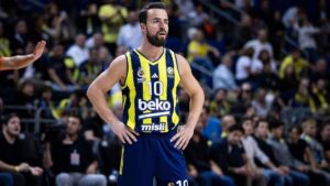 Fenerbahçeli basketbolcu Melih Mahmutoğlu'na ehliyetine el konuldu
