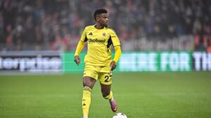 Fenerbahçe'ye kötü haber! Yıldız isim cezalı duruma düştü