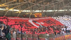 Galatasaray taraftarından Gazi Mustafa Kemal Atatürk'e özel pankart