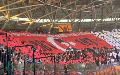 Galatasaray taraftarından Gazi Mustafa Kemal Atatürk'e özel pankart