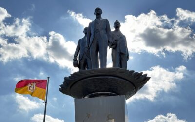 Galatasaray'da Gazi Mustafa Kemal Atatürk, Tevfik Fikret ve Ali Sami Yen Anıtı'nın açılışı yapıldı!