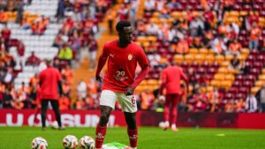 Galatasaray'ın yıldızı Trabzonspor maçında cezalı duruma düştü!