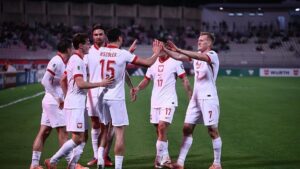 Gol düellosunu kazanan Polonya play-off biletini kaptı!