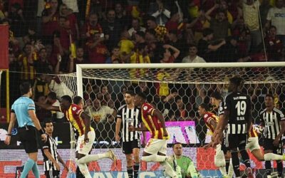 Göztepe 3-0 Beşiktaş (MAÇ SONUCU – ÖZET) Kartal'ın deplasman kabusu sürüyor!