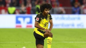 Karim Adeyemi muşta ve elektroşok silahı taşıdığı için 450 bin Euro para cezası aldı