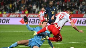 Kurtardığı penaltılarla gündem olan Berke Özer bu kez takımını yaktı!