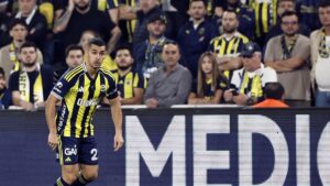 Levent formayı kaptı