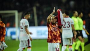 Lucas Torreira'dan göndermeli paylaşım: Herkese ve her şeye karşı…