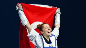 Milli tekvandocumuz Merve Kavurat dünya şampiyonu oldu