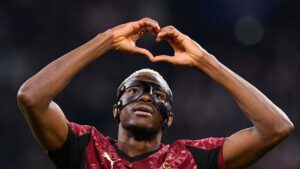 Osimhen Afrika'da yılın futbolcusu ödülünde finale kaldı! İşte yarıştığı isimler