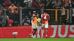 Osimhen rekora doymuyor! Hem Burak Yılmaz'ı geçti hem de…