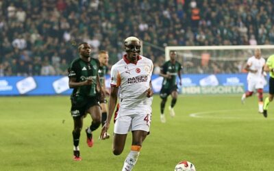 Osimhen'in iptal edilen golünde karar doğru mu? Eski hakemler yorumladı!