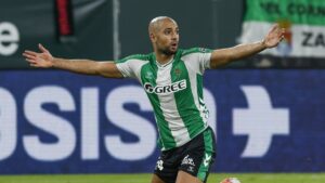 Real Betis Sofyan Amrabat'ın bonservisini istiyor! İşte Fenerbahçe'ye yapılacak teklif