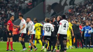 Spor yazarları Beşiktaş – Fenerbahçe maçını yorumladı!