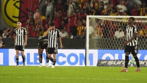 Spor yazarları Göztepe-Beşiktaş maçını değerlendirdi